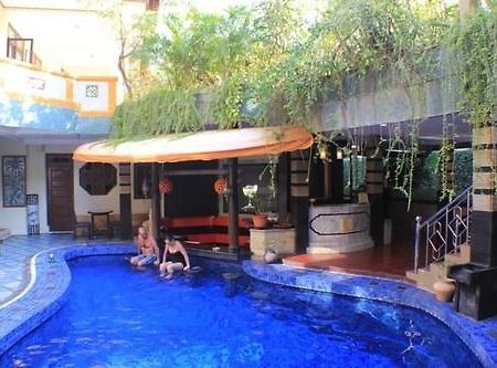 Sri Ratu Hotel Legian Kültér fotó