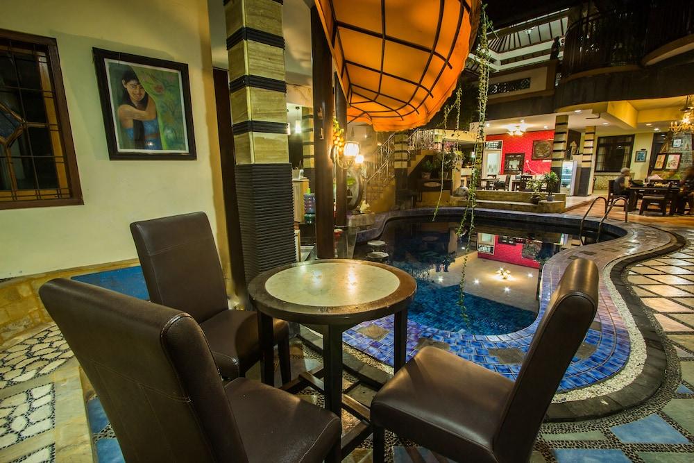 Sri Ratu Hotel Legian Kültér fotó