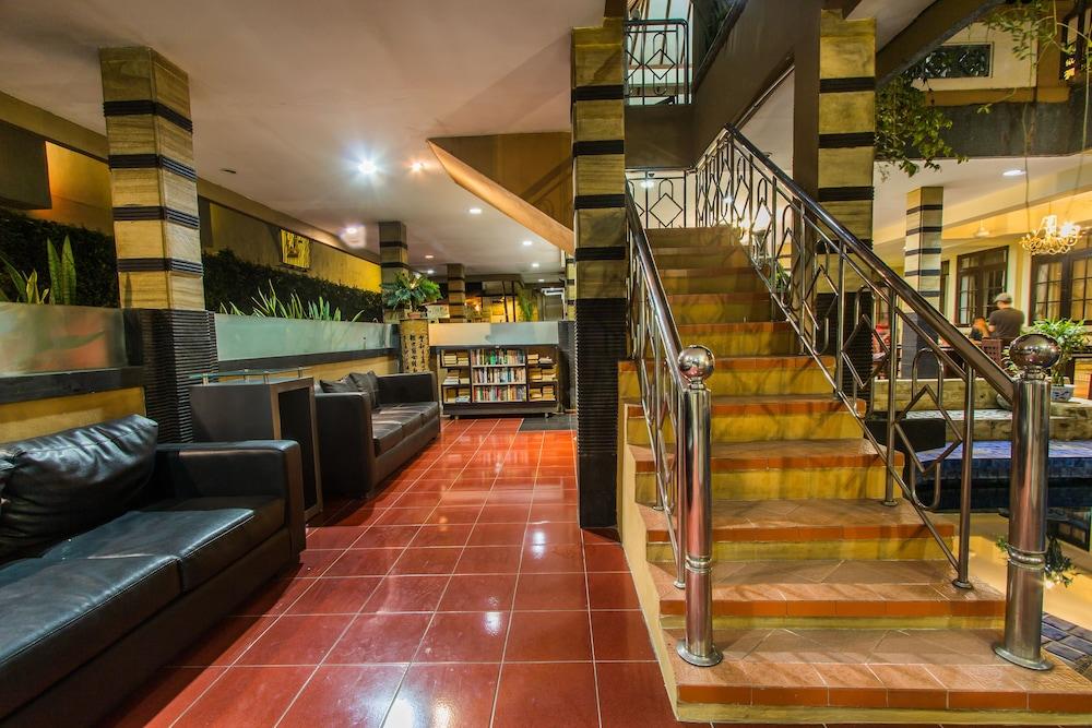 Sri Ratu Hotel Legian Kültér fotó