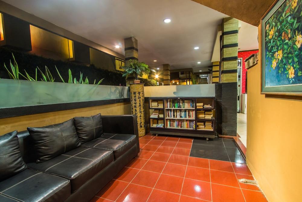 Sri Ratu Hotel Legian Kültér fotó