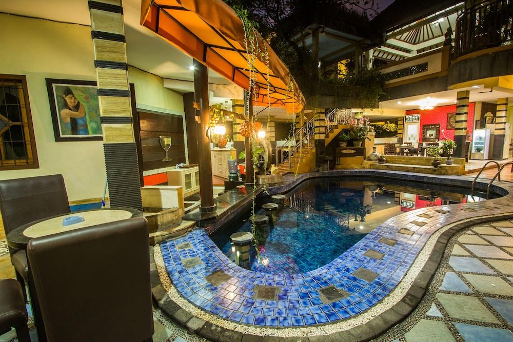 Sri Ratu Hotel Legian Kültér fotó