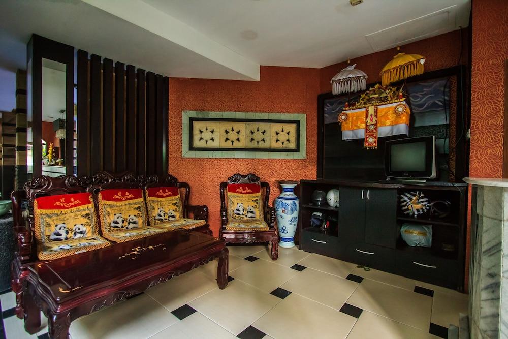 Sri Ratu Hotel Legian Kültér fotó